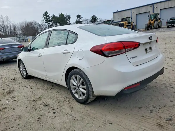 3KPFL4A7XHE133064 2017 KIA FORTE - Image 2