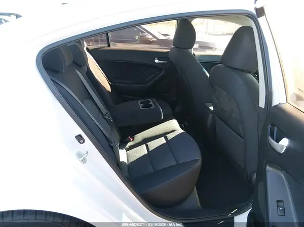 3KPFL4A7XHE138801 2017 KIA FORTE - Image 8