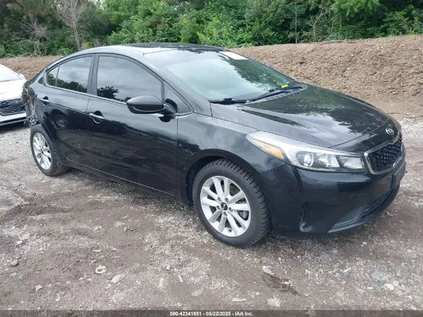 3KPFL4A7XHE140547 2017 KIA FORTE - Image 1