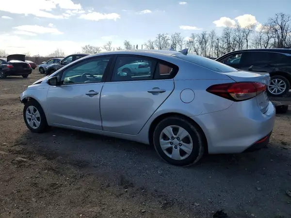 3KPFL4A7XHE140662 2017 KIA FORTE - Image 2