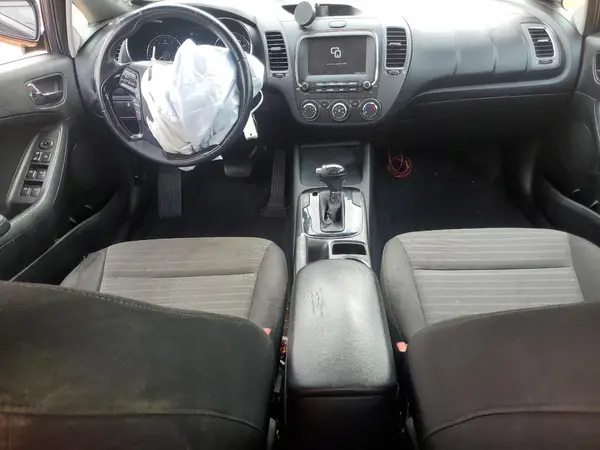 3KPFL4A7XHE142735 2017 KIA FORTE - Image 8