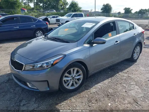 3KPFL4A7XHE143707 2017 KIA FORTE - Image 2
