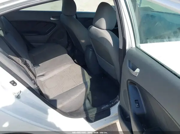3KPFL4A7XHE145103 2017 KIA FORTE - Image 8