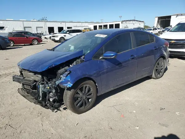 3KPFL4A7XHE145599 2017 KIA FORTE - Image 1