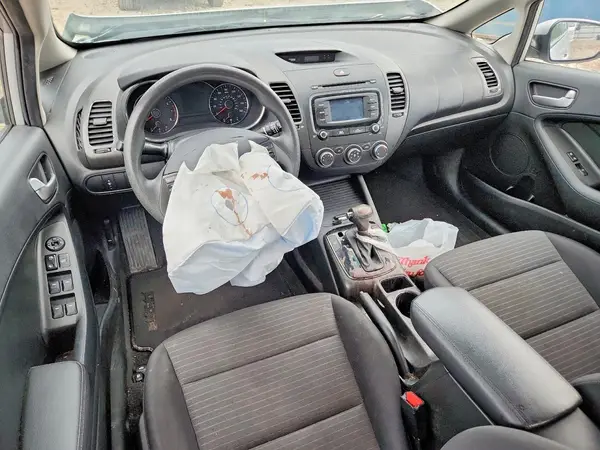 3KPFL4A7XHE147658 2017 KIA FORTE - Image 8