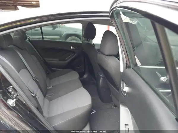 3KPFL4A7XHE152892 2017 KIA FORTE - Image 8