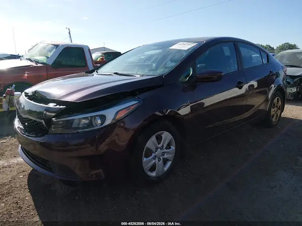 3KPFL4A7XHE152925 2017 KIA FORTE - Image 2