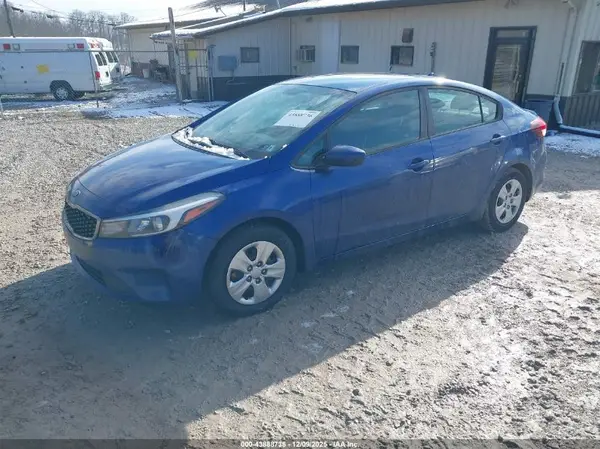3KPFL4A7XHE156313 2017 KIA FORTE - Image 2
