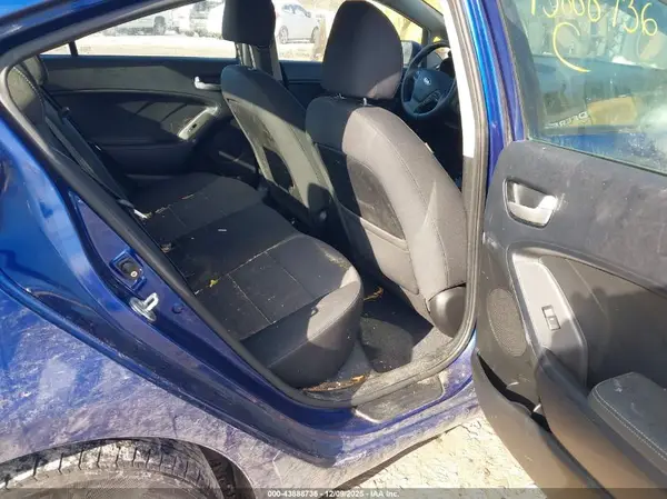 3KPFL4A7XHE156313 2017 KIA FORTE - Image 8