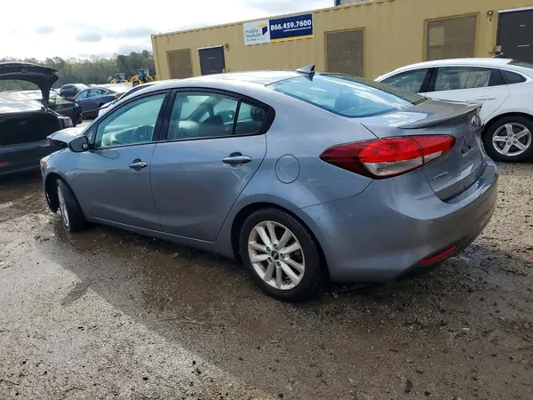 3KPFL4A7XHE158692 2017 KIA FORTE - Image 2