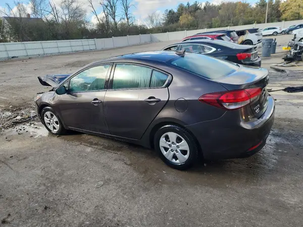 3KPFL4A7XJE164630 2018 KIA FORTE - Image 2