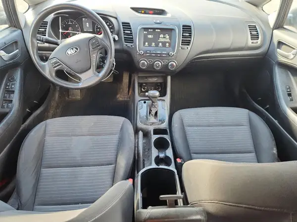 3KPFL4A7XJE164630 2018 KIA FORTE - Image 8