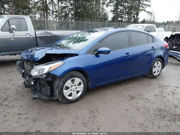 3KPFL4A7XJE164840 2018 KIA FORTE - Image 2