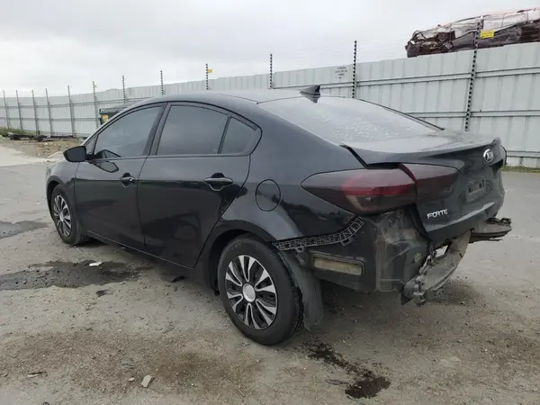 3KPFL4A7XJE165986 2018 KIA FORTE - Image 2