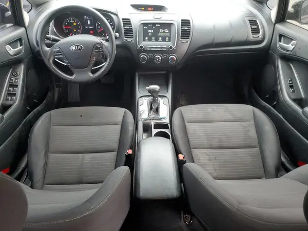 3KPFL4A7XJE165986 2018 KIA FORTE - Image 8