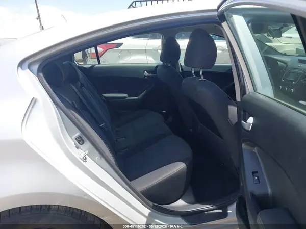 3KPFL4A7XJE169939 2018 KIA FORTE - Image 8
