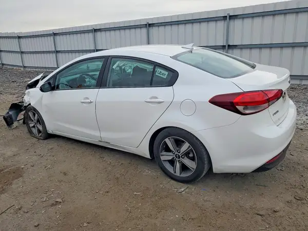 3KPFL4A7XJE170508 2018 KIA FORTE - Image 2