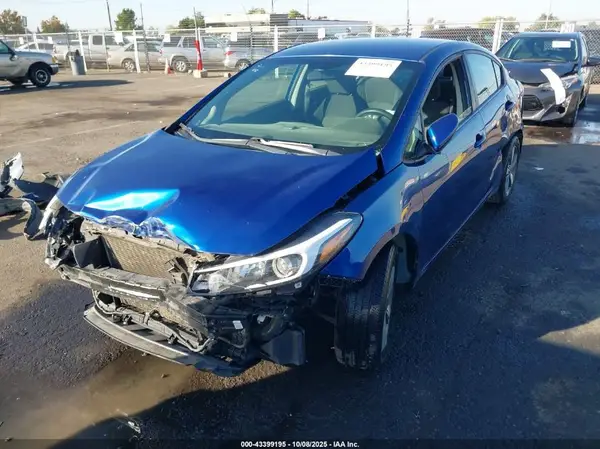 3KPFL4A7XJE171965 2018 KIA FORTE - Image 2