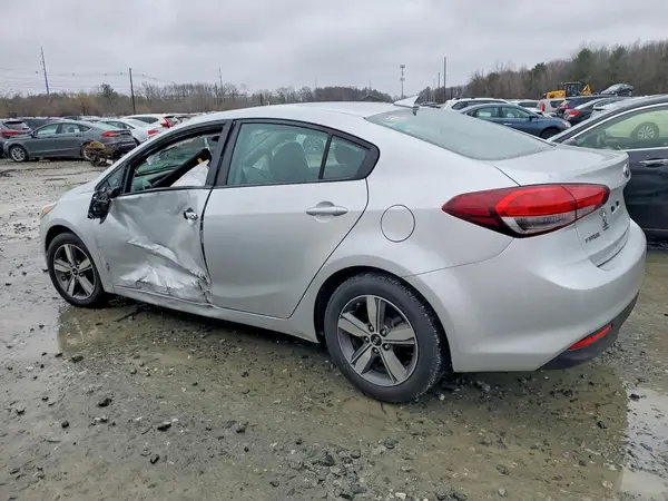 3KPFL4A7XJE172212 2018 KIA FORTE - Image 2