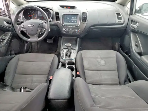 3KPFL4A7XJE172212 2018 KIA FORTE - Image 8