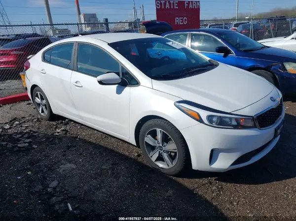 3KPFL4A7XJE172243 2018 KIA FORTE - Image 1