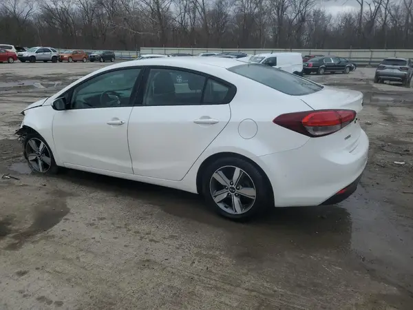 3KPFL4A7XJE175787 2018 KIA FORTE - Image 2