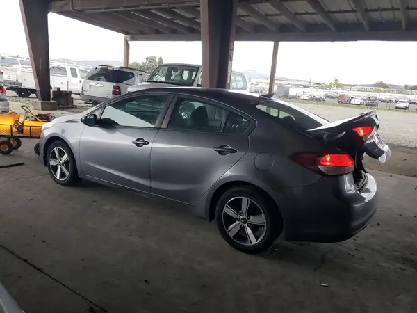 3KPFL4A7XJE176552 2018 KIA FORTE - Image 2