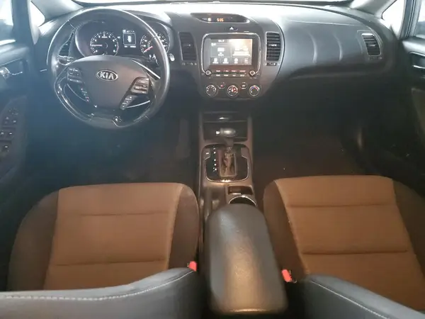 3KPFL4A7XJE176552 2018 KIA FORTE - Image 8