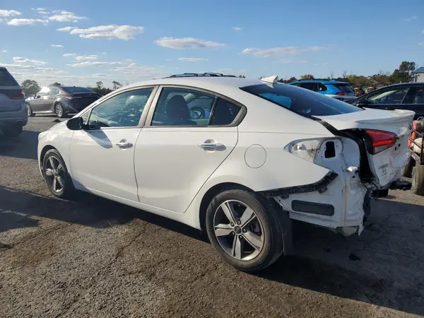 3KPFL4A7XJE177359 2018 KIA FORTE - Image 2