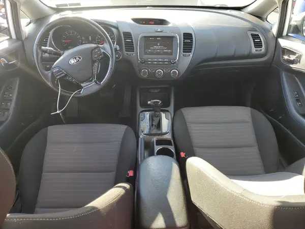 3KPFL4A7XJE177359 2018 KIA FORTE - Image 8