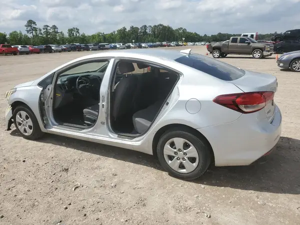 3KPFL4A7XJE179211 2018 KIA FORTE - Image 2