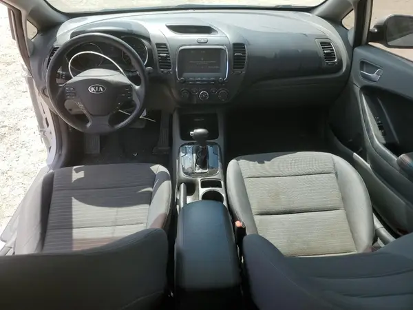 3KPFL4A7XJE179211 2018 KIA FORTE - Image 8
