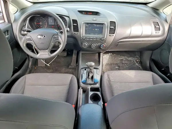 3KPFL4A7XJE180696 2018 KIA FORTE - Image 8