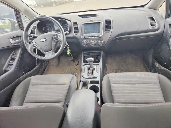 3KPFL4A7XJE181430 2018 KIA FORTE - Image 8
