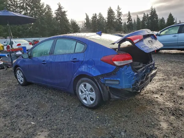 3KPFL4A7XJE182299 2018 KIA FORTE - Image 2