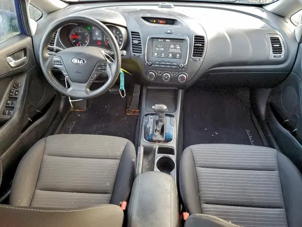 3KPFL4A7XJE182299 2018 KIA FORTE - Image 8