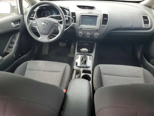 3KPFL4A7XJE185056 2018 KIA FORTE - Image 8