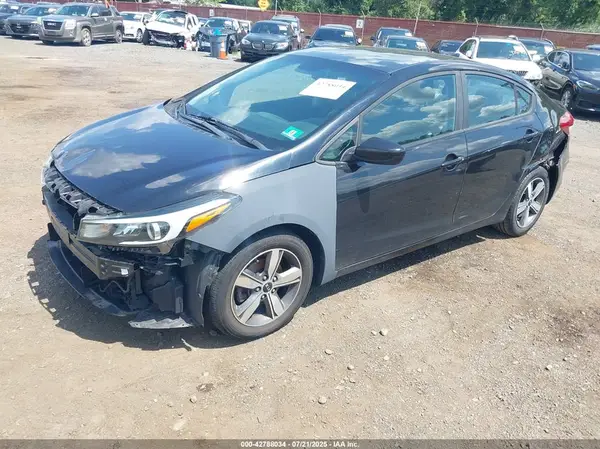 3KPFL4A7XJE188782 2018 KIA FORTE - Image 2