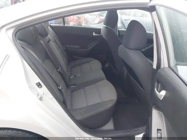 3KPFL4A7XJE191195 2018 KIA FORTE - Image 8