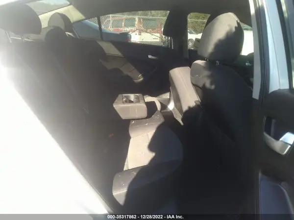 3KPFL4A7XJE191231 2018 KIA FORTE - Image 8