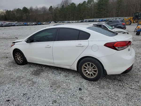 3KPFL4A7XJE191326 2018 KIA FORTE - Image 2