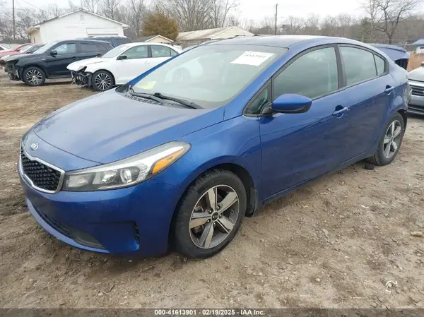3KPFL4A7XJE192332 2018 KIA FORTE - Image 2