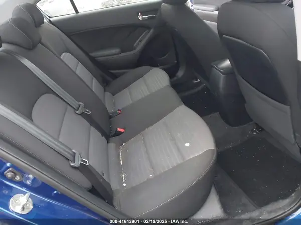 3KPFL4A7XJE192332 2018 KIA FORTE - Image 8