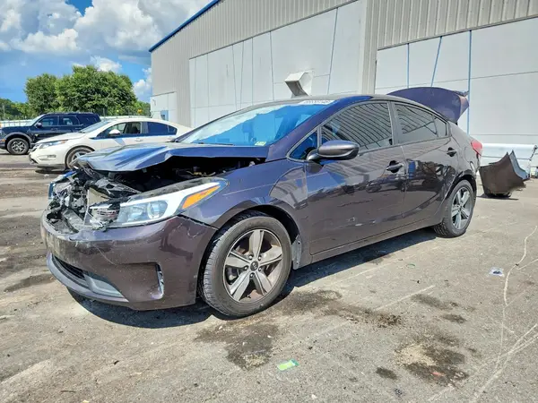 3KPFL4A7XJE194422 2018 KIA FORTE - Image 1