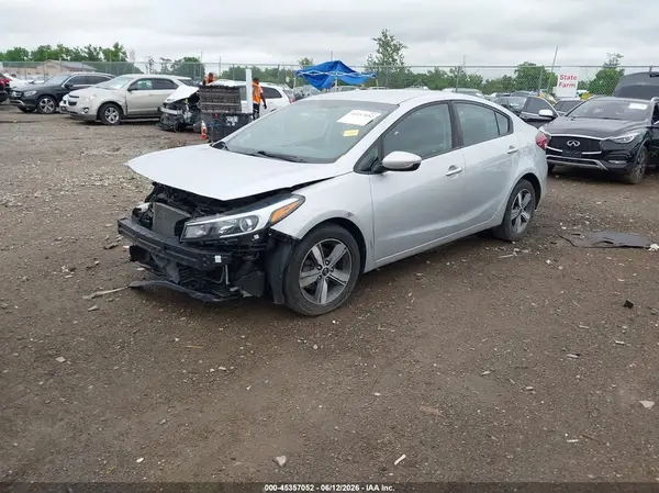 3KPFL4A7XJE195246 2018 KIA FORTE - Image 2