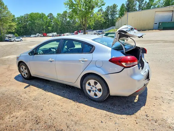 3KPFL4A7XJE195649 2018 KIA FORTE - Image 2