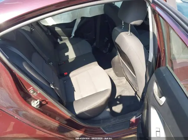 3KPFL4A7XJE196462 2018 KIA FORTE - Image 8