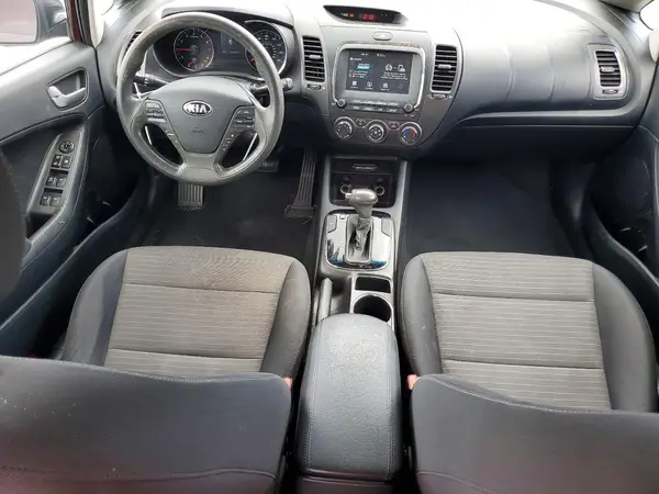 3KPFL4A7XJE196770 2018 KIA FORTE - Image 8