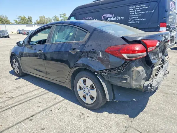 3KPFL4A7XJE199345 2018 KIA FORTE - Image 2