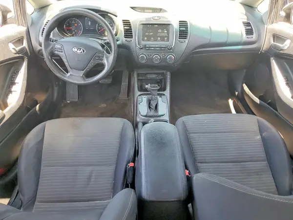 3KPFL4A7XJE199345 2018 KIA FORTE - Image 8